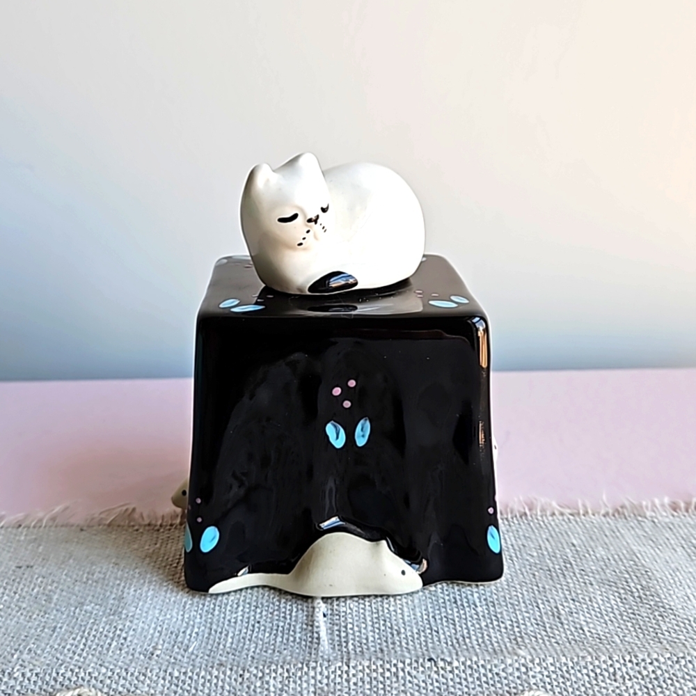 Katz & Co Black & White Cat on Black Table Mice Sneaking Around